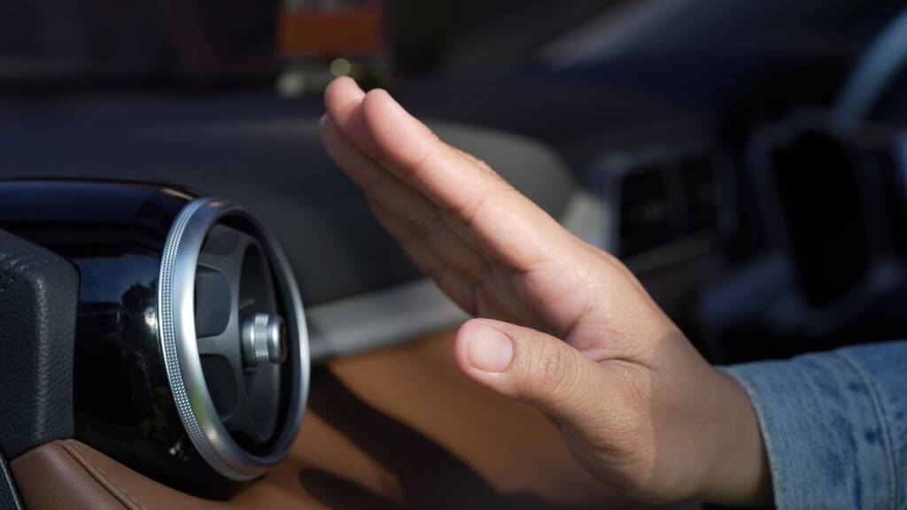 Obrazek przedstawia klimatyzacje samochodową