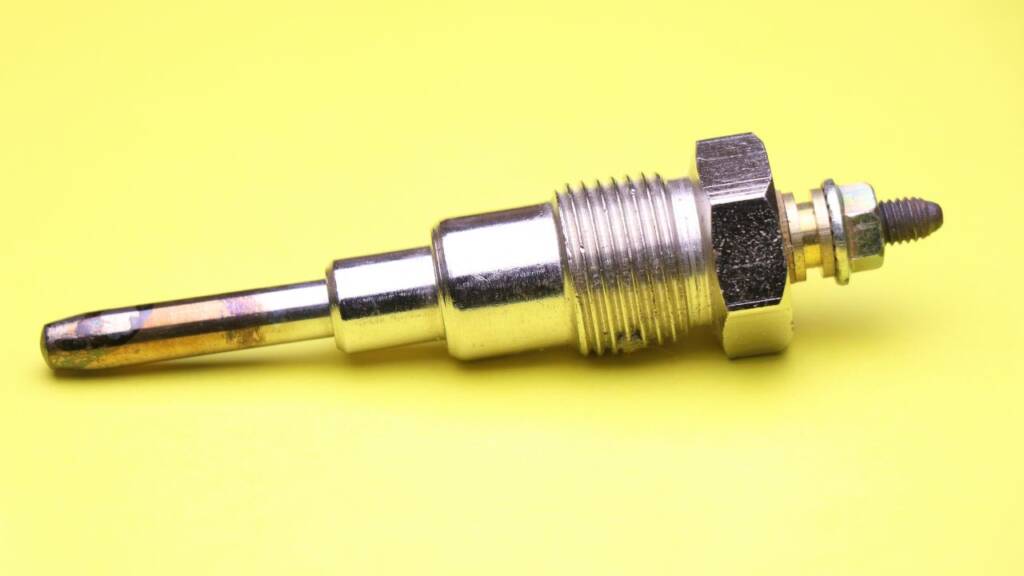 Obrazek przedstawia świece żarową